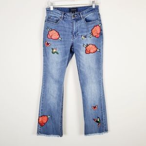 WHO WHAT WEAR Hummingbird Frayed Hem Jeans